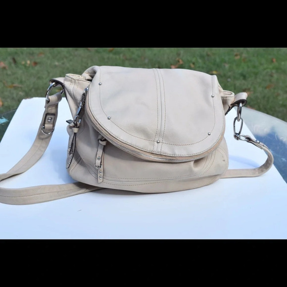B. Makowsky fold over cross body bag - Picture 8 of 8